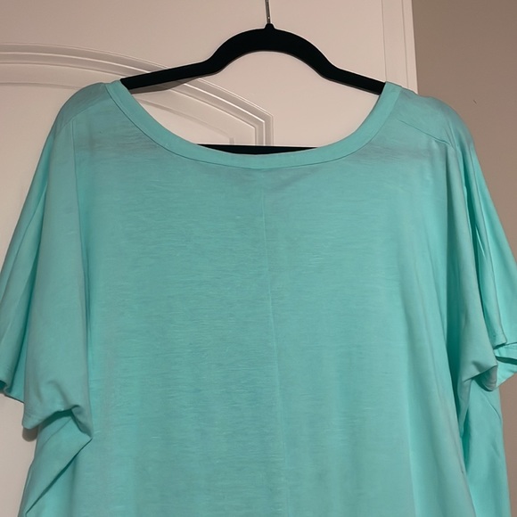 Light turquoise buttoned top - Picture 6 of 6